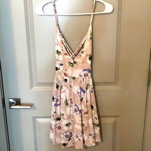 Floral mini dress with cross cross back and detail front